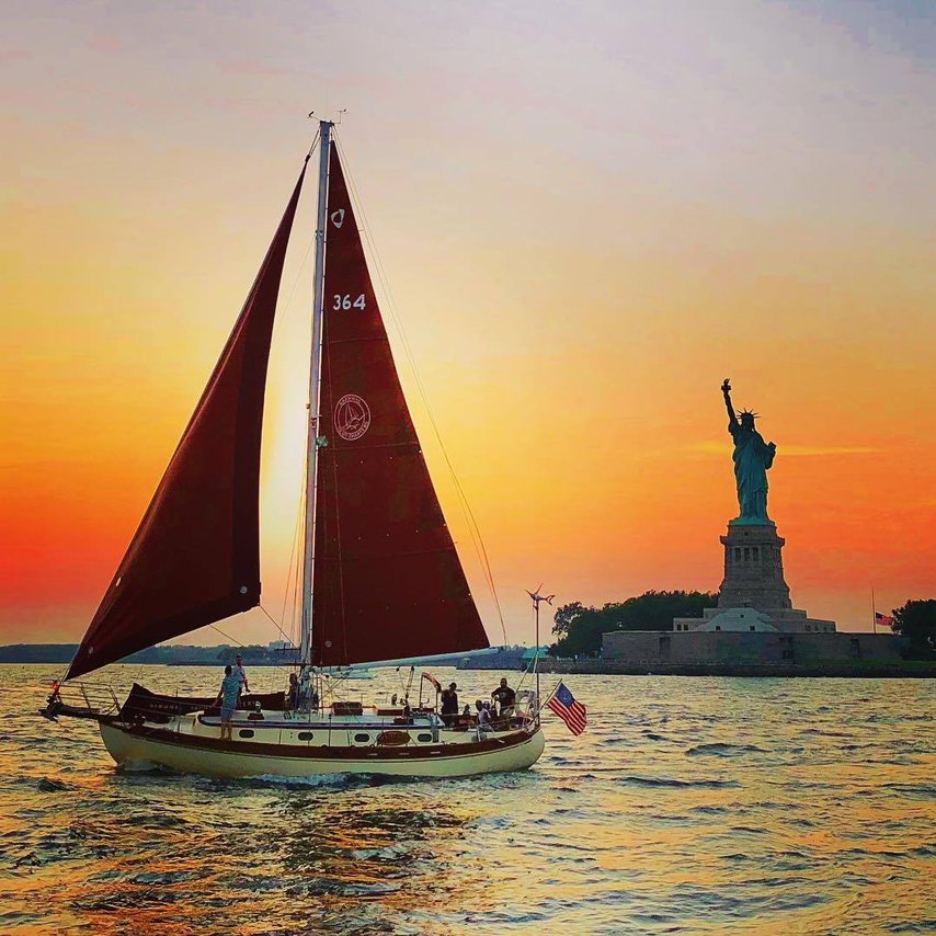 Sail NYC’s skyline aboard a classic sailboat!